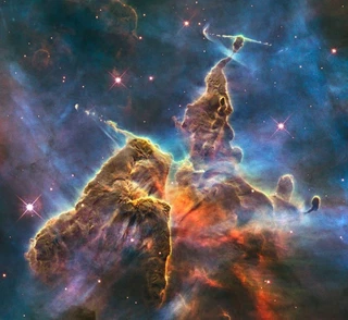 La Mystic Mountain dans la nébuleuse de la Carène