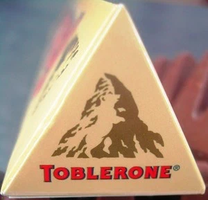 logo avec le Cervin, mais aussi un ours ! Vous le voyez ?
