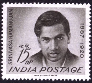 Srinivasa Ramanujan est célèbre pour des formules très surprenantes du genre de celle exposée dans cet article