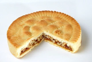 3 pi/2 de Nusstorte je vous prie - Je vous en mets 3/4 de tau, ça vous ira ?