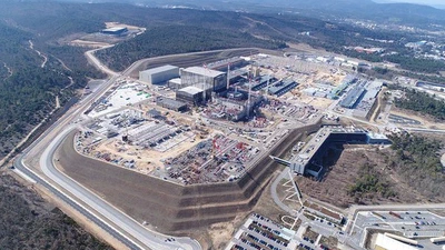 Si on reproduisait un soleil d'un diamètre d'un kilomètre, en laboratoire, serait-il assez puissant pour alimenter en énergie gratuite la planète au complet ? featured image