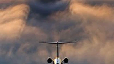 Comment un avion forme-t-il une turbulence dans son sillage ? Et comment l'éviter ? featured image
