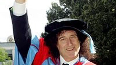 Brian May, guitariste du Queen, est-il vraiment un astrophysicien ? featured image